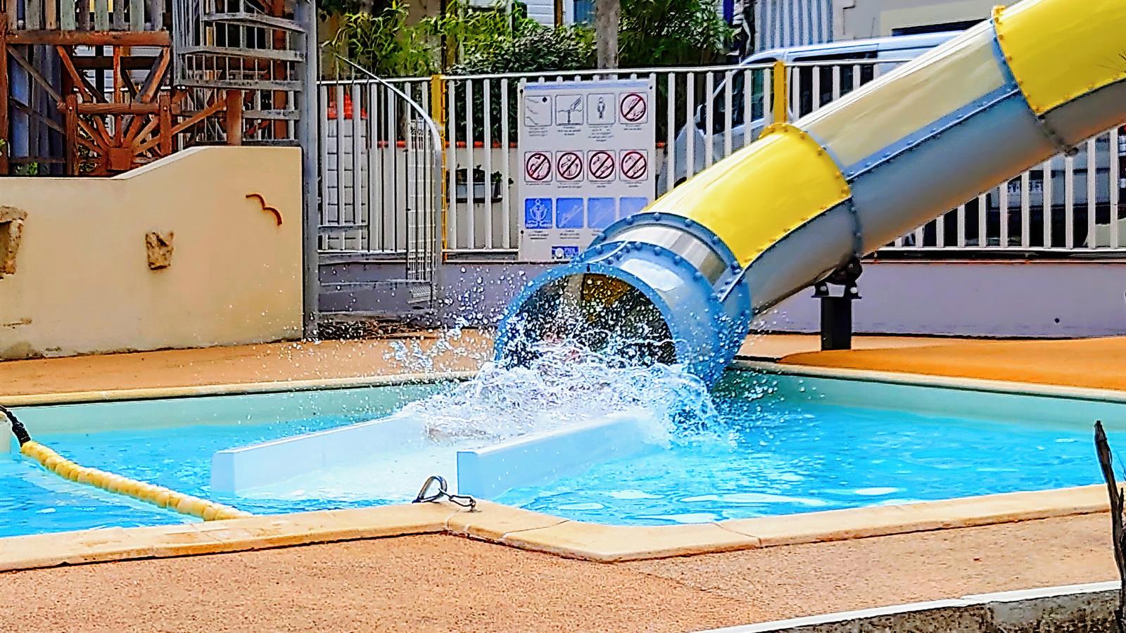 L'aiguillon La Presqu'île, campsite and slide - Camping La Siesta | La Faute sur Mer