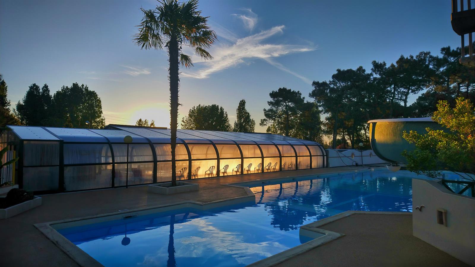 camping covered swimming pool l'Aiguillon la Presqu'Ile - Camping La Siesta | La Faute sur Mer