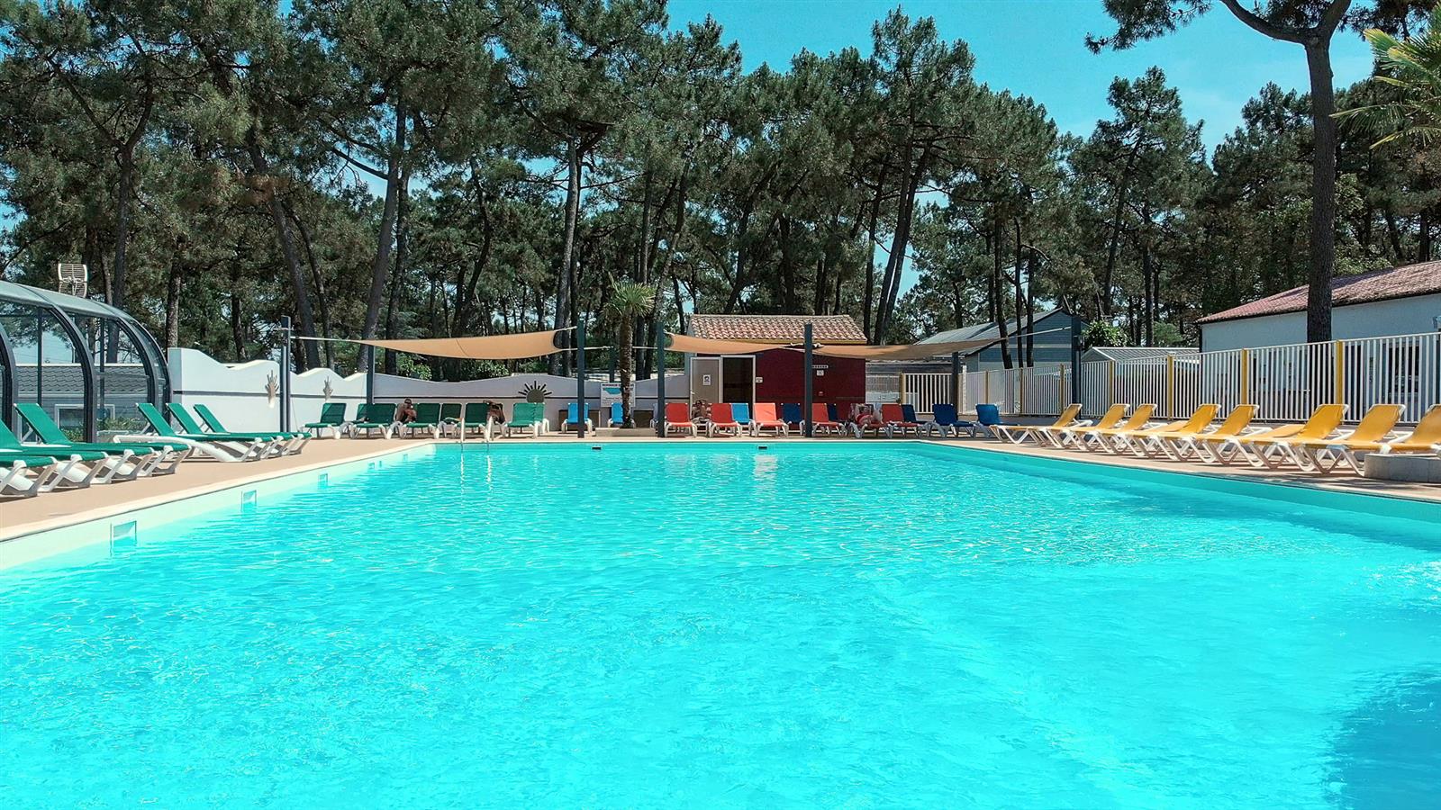 Heated swimming pool beach at La Siesta campsite in La Faute sur Mer - Camping La Siesta | La Faute sur Mer